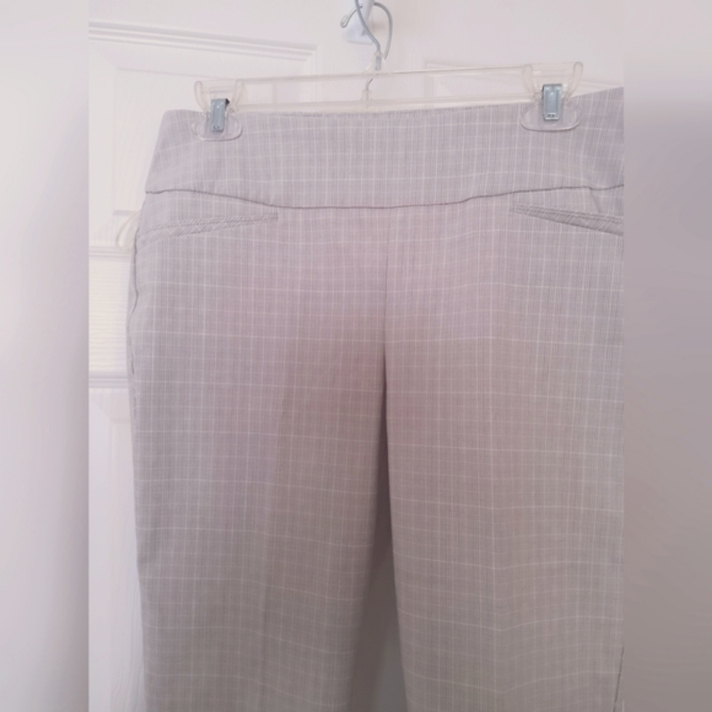 VAN HEUSEN EXTENSIBLE STRECH 8 SHORT